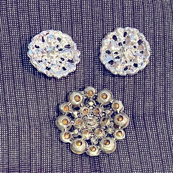 Vintage Rhinestone buttons set of three - Picture 2 of 2